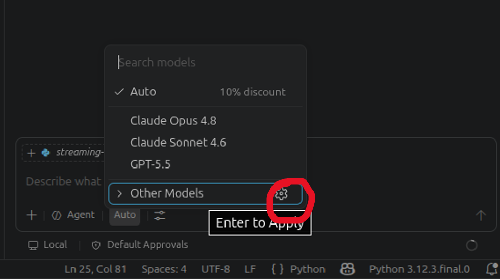 Kielimallien valikko, jossa Other Models -kohta ja Language Models -asetusten hammasratas ovat näkyvissä.